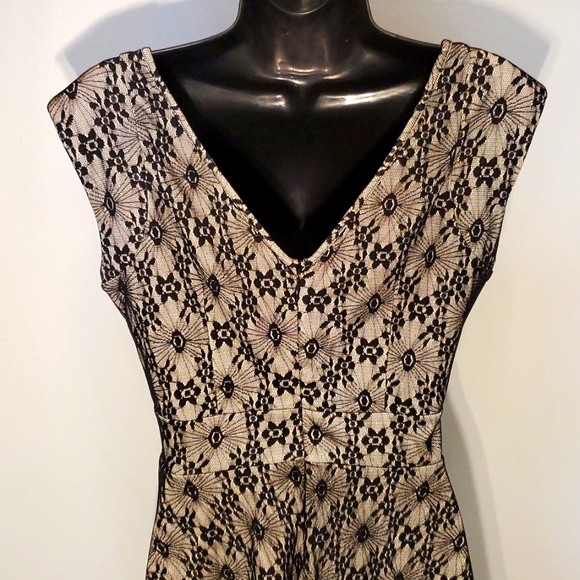 Worthington Stretch Sleeveless Black Floral Lace Dress Women's M - Picture 3 of 4